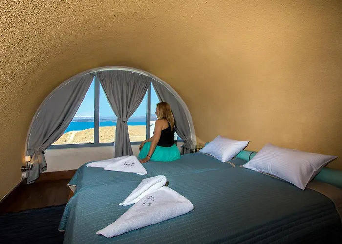 Our Santorini * Akrotírion