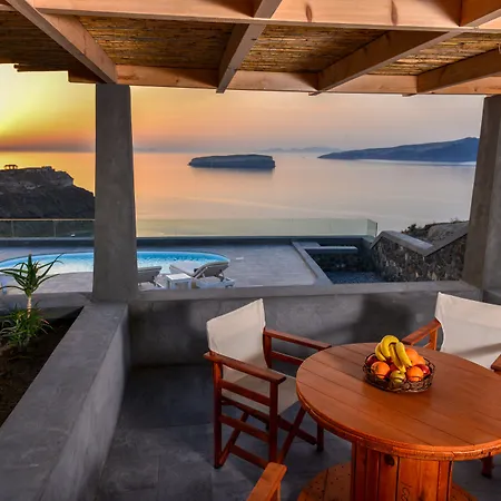Our Santorini Akrotírion