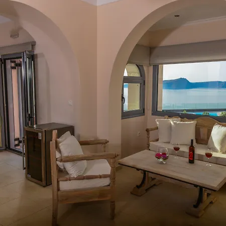 Our Santorini * Akrotírion