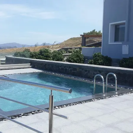 Our Santorini * Ακρωτήρι