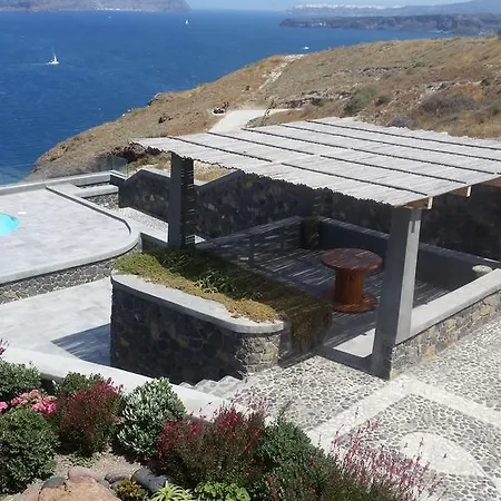 Our Santorini Villa Akrotírion